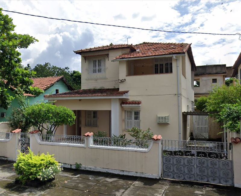 Foto 1 de Casa com 5 Quartos à venda, 116m² em Marechal Hermes, Rio de Janeiro