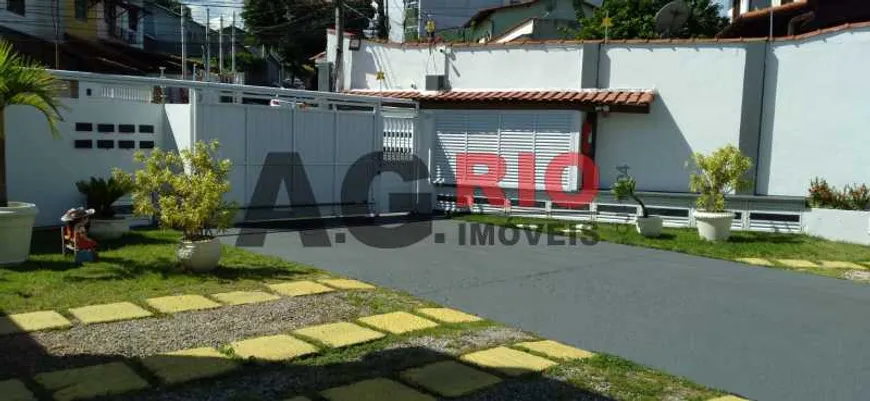 Foto 1 de Casa de Condomínio com 3 Quartos à venda, 93m² em Taquara, Rio de Janeiro