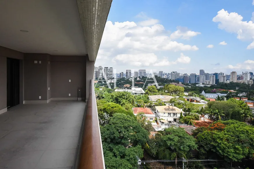 Foto 1 de Apartamento com 4 Quartos à venda, 195m² em Jardim Guedala, São Paulo