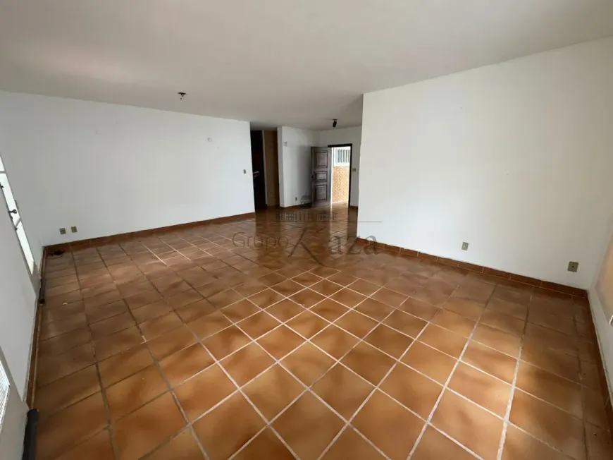 Foto 1 de Casa com 4 Quartos à venda, 300m² em Jardim Estoril, São José dos Campos