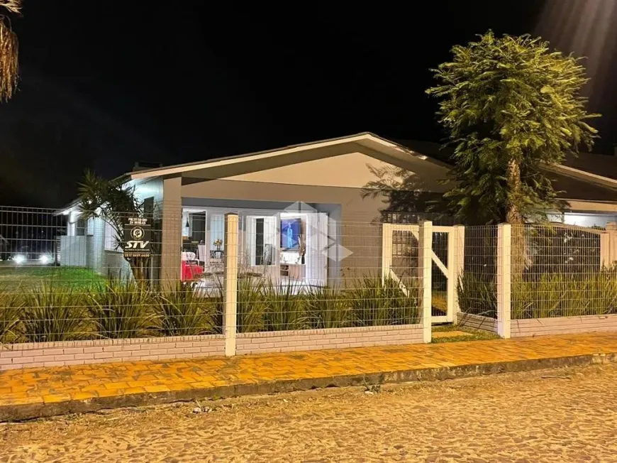 Foto 1 de Casa com 3 Quartos à venda, 220m² em Atlantida, Xangri-lá