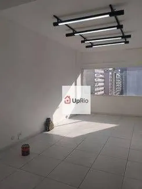 Foto 1 de Sala Comercial para alugar, 27m² em Copacabana, Rio de Janeiro