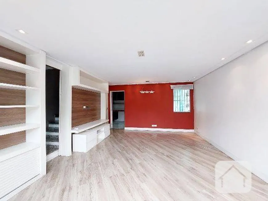 Foto 1 de Casa com 3 Quartos à venda, 182m² em Jardim das Vertentes, São Paulo