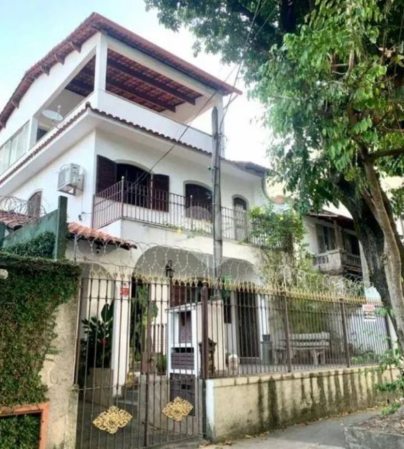 Foto 1 de Casa com 4 Quartos à venda, 350m² em Grajaú, Rio de Janeiro