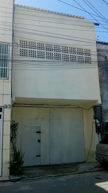 Foto 1 de Galpão/Depósito/Armazém para alugar, 150m² em Carlito Pamplona, Fortaleza
