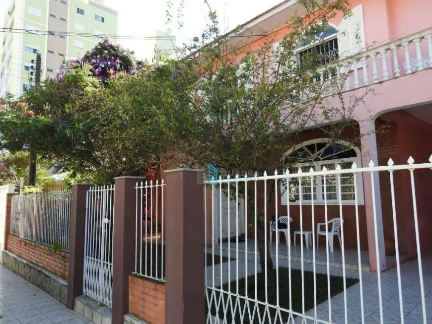 Foto 1 de Casa com 5 Quartos à venda, 253m² em Agronômica, Florianópolis