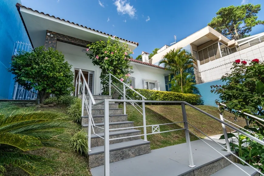 Foto 1 de Casa com 3 Quartos à venda, 300m² em Vila Assunção, Porto Alegre