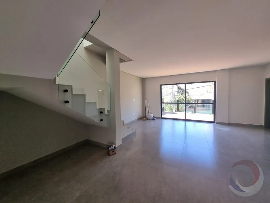 Foto 1 de Casa com 3 Quartos à venda, 200m² em Córrego Grande, Florianópolis