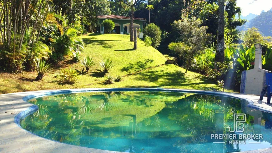 Foto 1 de Fazenda/Sítio com 7 Quartos à venda, 400m² em Corujas, Guapimirim