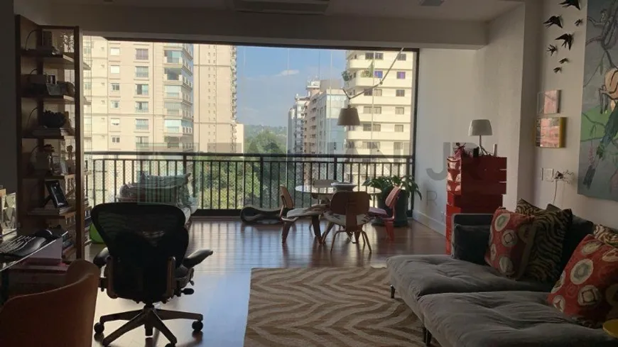 Foto 1 de Apartamento com 2 Quartos para alugar, 200m² em Jardim Paulistano, São Paulo