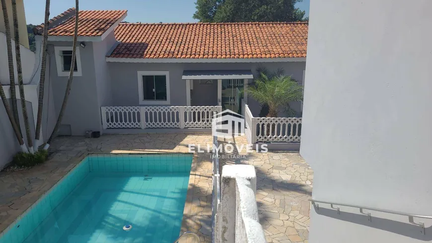 Foto 1 de Casa de Condomínio com 3 Quartos para alugar, 480m² em Arujá Country Club, Arujá