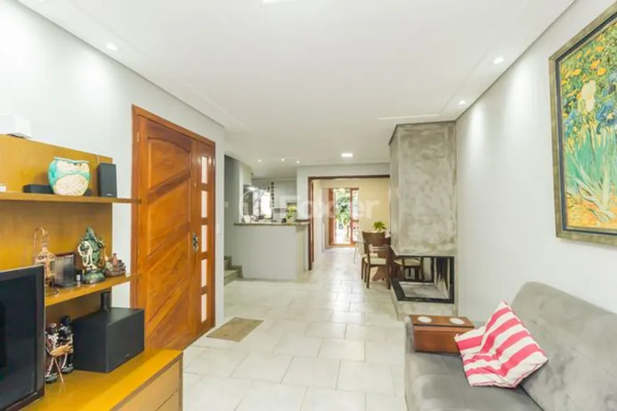 Foto 1 de Casa de Condomínio com 3 Quartos à venda, 142m² em Hípica, Porto Alegre