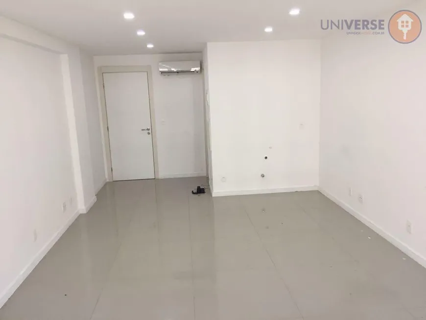 Foto 1 de Sala Comercial para alugar, 31m² em Jacarepaguá, Rio de Janeiro