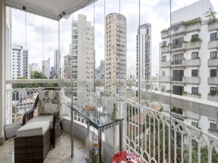 Foto 1 de Apartamento com 4 Quartos para alugar, 189m² em Moema, São Paulo