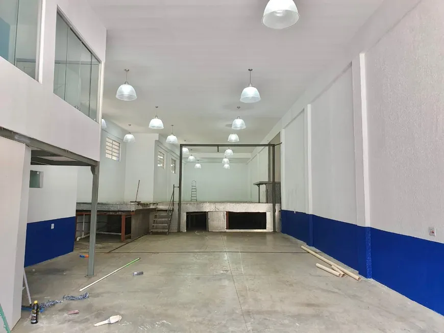 Foto 1 de Galpão/Depósito/Armazém para alugar, 295m² em Vila Sílvia, São Paulo