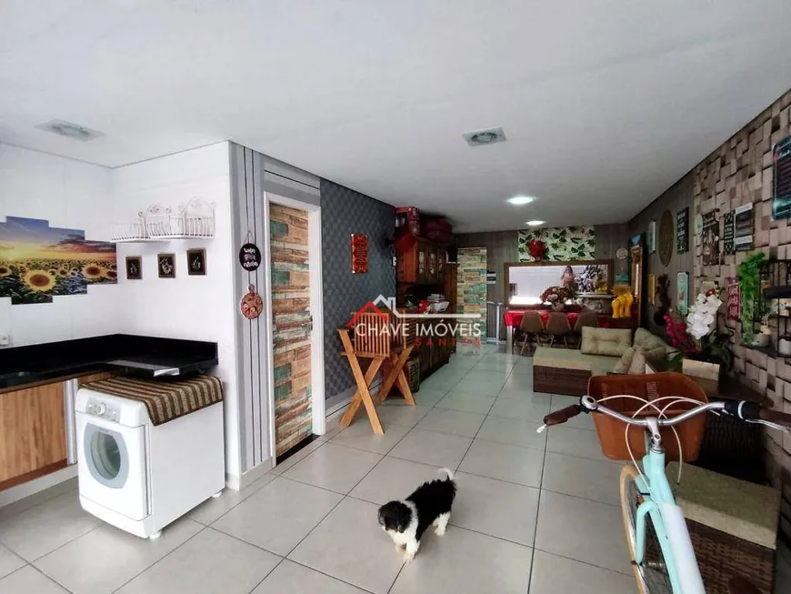 Foto 1 de Casa com 2 Quartos à venda, 127m² em Marapé, Santos