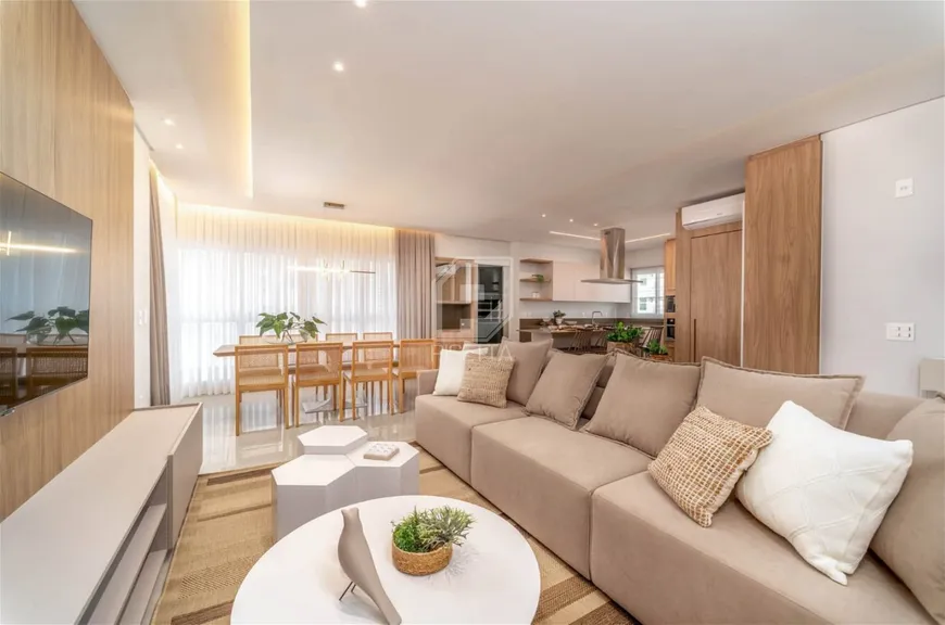 Foto 1 de Apartamento com 3 Quartos à venda, 133m² em Dos Pioneiros, Balneário Camboriú