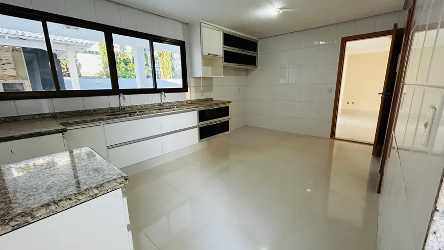 Foto 1 de Casa de Condomínio com 4 Quartos à venda, 320m² em Residencial Granville, Goiânia