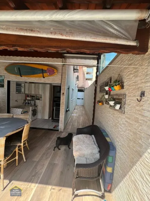 Foto 1 de Sobrado com 3 Quartos à venda, 130m² em Vila Tupi, Praia Grande