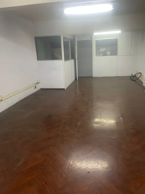 Foto 1 de Ponto Comercial para alugar, 200m² em Vista Alegre, Rio de Janeiro