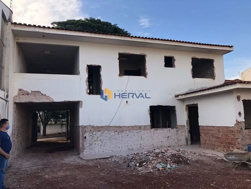 Foto 1 de Sobrado com 4 Quartos à venda, 184m² em Zona 08, Maringá