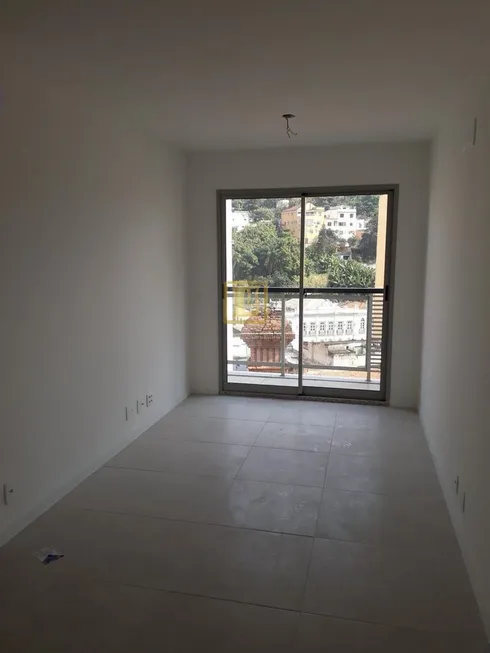 Foto 1 de Apartamento com 1 Quarto à venda, 44m² em Centro, Rio de Janeiro