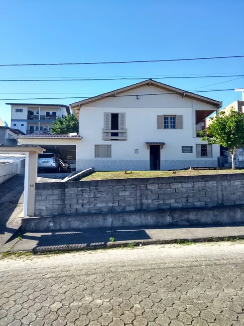 Foto 1 de Casa com 3 Quartos à venda, 230m² em Mina do Mato, Criciúma