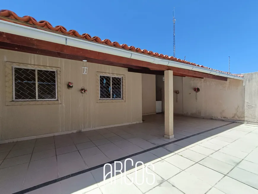 Foto 1 de Casa com 3 Quartos à venda, 200m² em Aruana, Aracaju