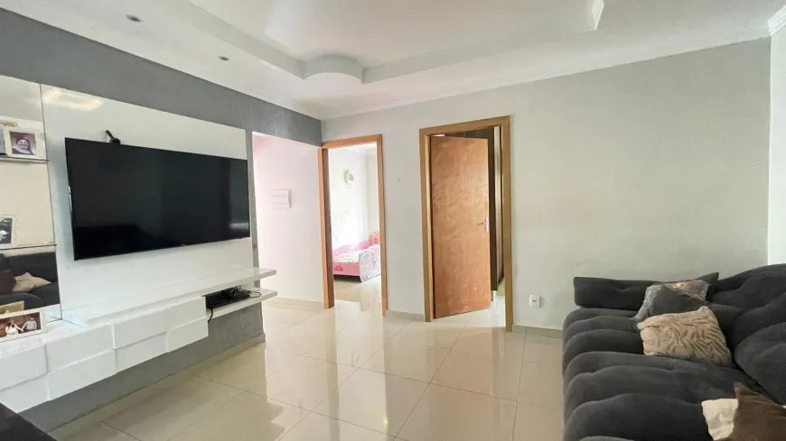 Foto 1 de Casa com 3 Quartos à venda, 50m² em Residencial Maria Lourenca, Goiânia