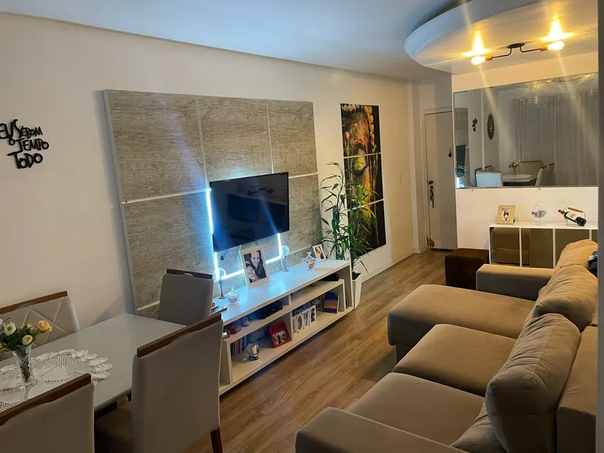Foto 1 de Apartamento com 2 Quartos à venda, 65m² em Kobrasol, São José