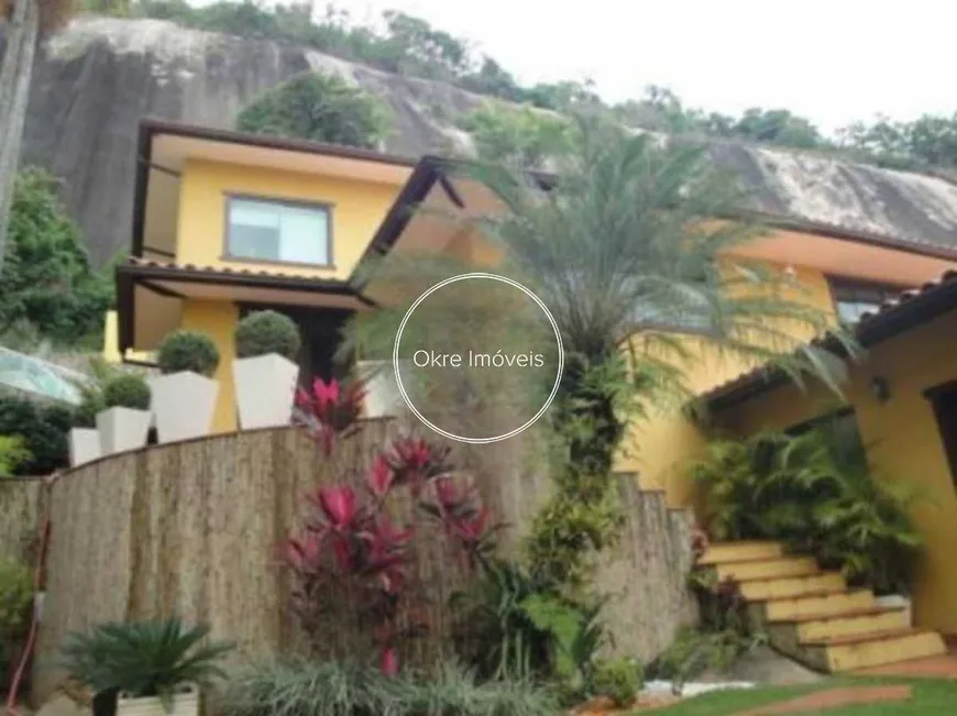 Foto 1 de Casa de Condomínio com 5 Quartos à venda, 340m² em Itacoatiara, Niterói