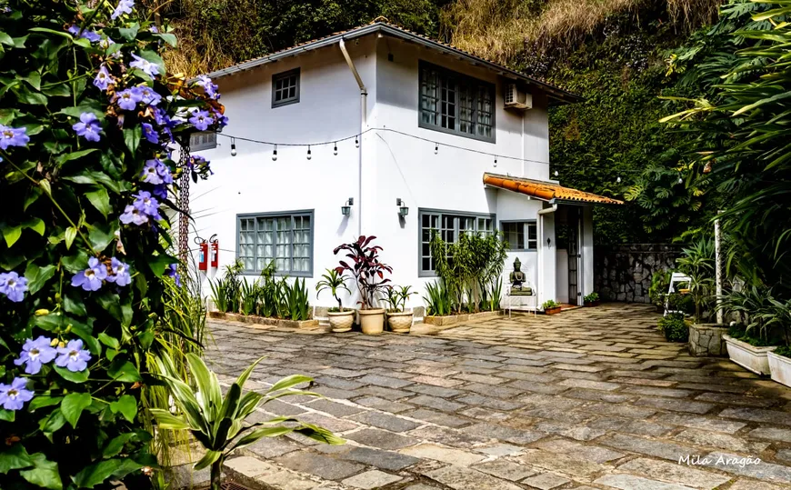 Foto 1 de Casa com 2 Quartos para alugar, 100m² em Nogueira, Petrópolis