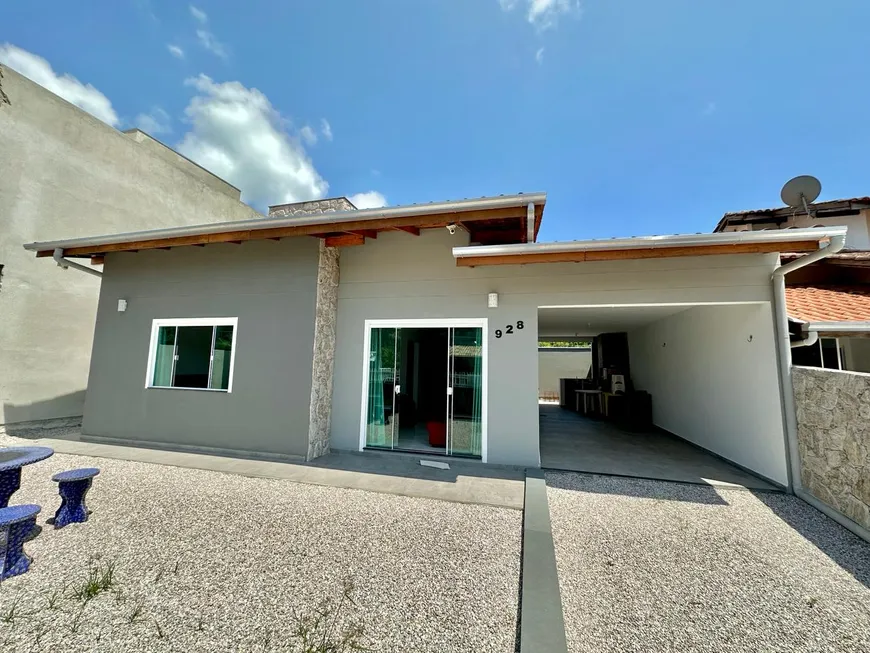 Foto 1 de Casa com 3 Quartos à venda, 120m² em Bombas, Bombinhas