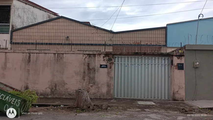 Foto 1 de Casa com 3 Quartos à venda, 215m² em Benfica, Fortaleza