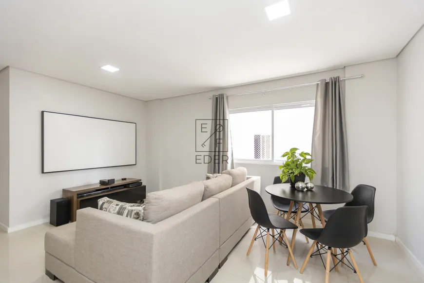 Foto 1 de Apartamento com 2 Quartos à venda, 58m² em Rebouças, Curitiba