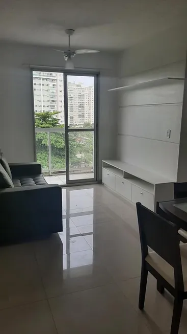 Foto 1 de Apartamento com 2 Quartos à venda, 50m² em Barra da Tijuca, Rio de Janeiro