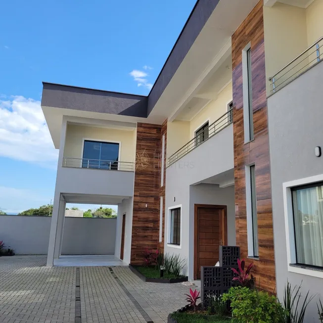 Foto 1 de Casa com 3 Quartos à venda, 120m² em Bom Retiro, Joinville