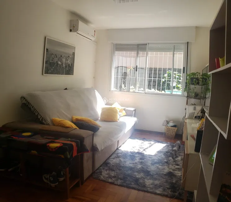 Foto 1 de Apartamento com 3 Quartos à venda, 63m² em Rio Branco, Porto Alegre