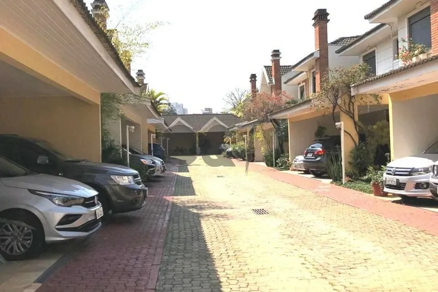 Foto 1 de Casa de Condomínio com 4 Quartos à venda, 230m² em Granja Julieta, São Paulo