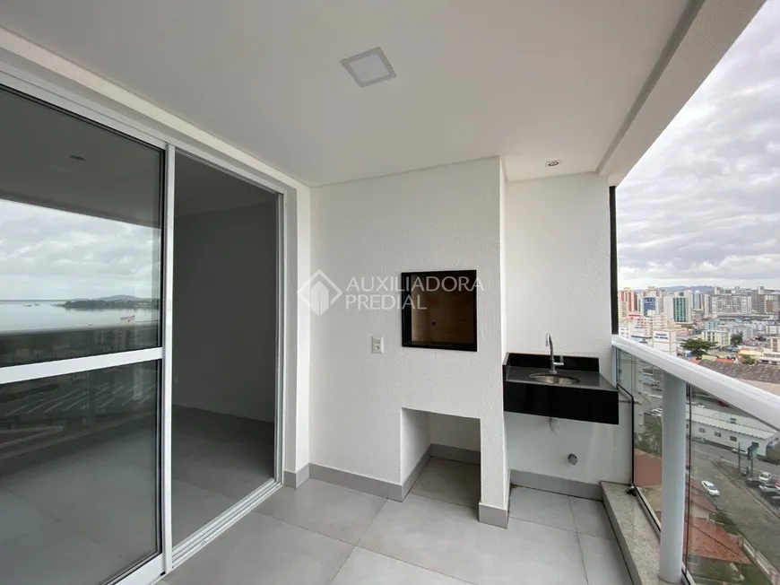 Foto 1 de Apartamento com 3 Quartos à venda, 93m² em Kobrasol, São José