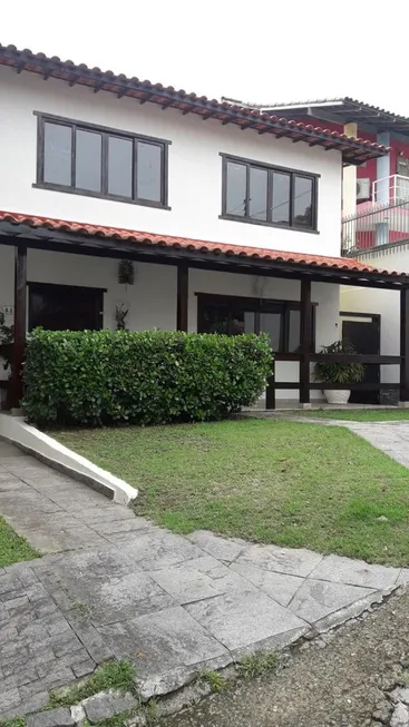 Foto 1 de Sobrado com 3 Quartos à venda, 200m² em Sapê, Niterói