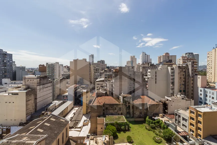 Foto 1 de Sala Comercial para alugar, 24m² em Centro, Porto Alegre