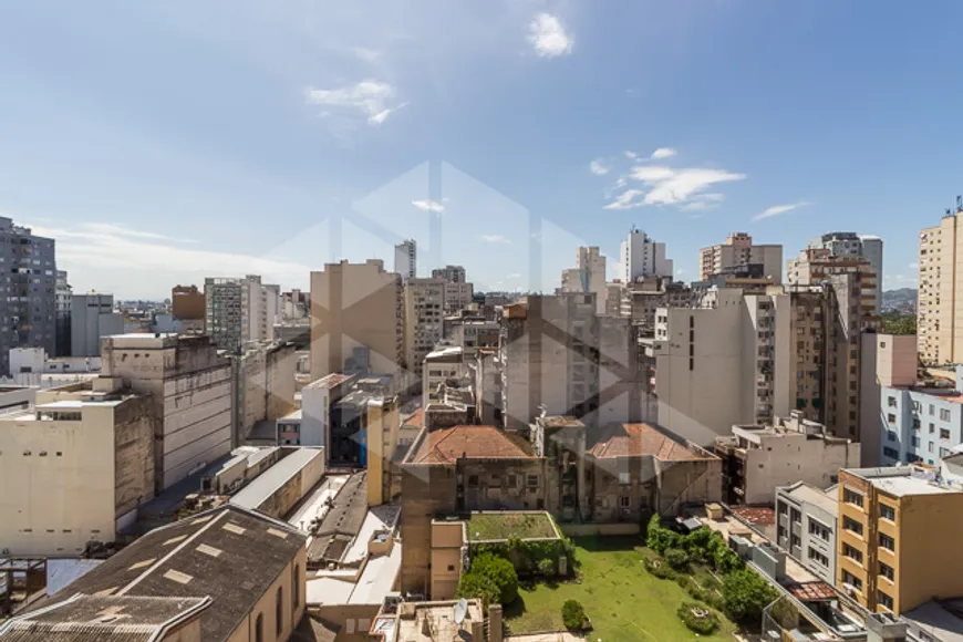 Foto 1 de Sala Comercial para alugar, 26m² em Centro, Porto Alegre