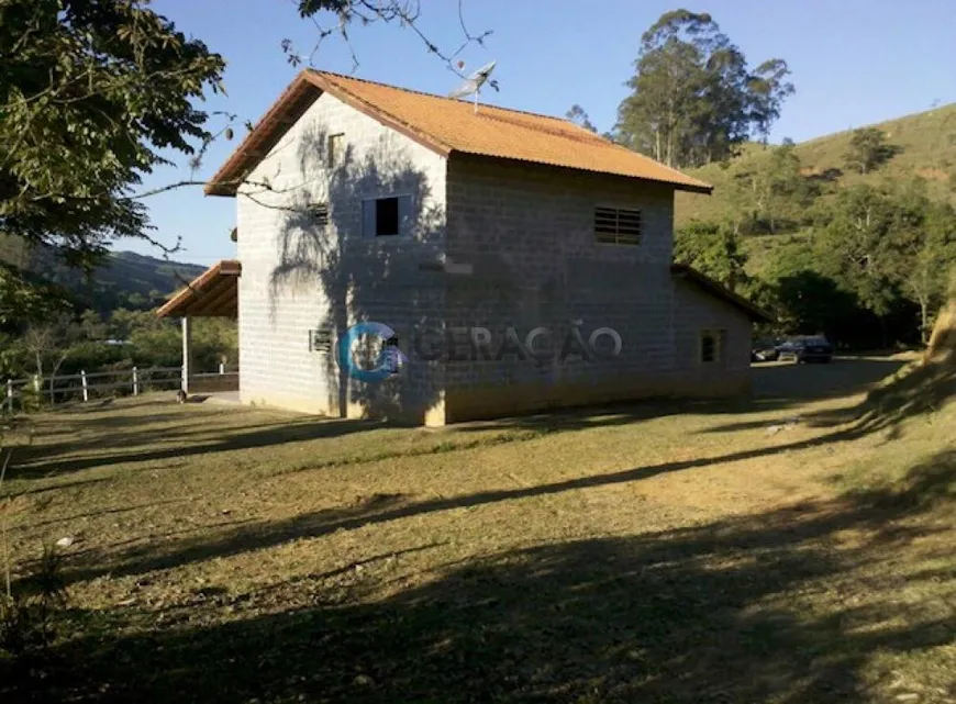 Foto 1 de Fazenda/Sítio com 4 Quartos à venda, 300m² em Jardim Altos de Santana, São José dos Campos