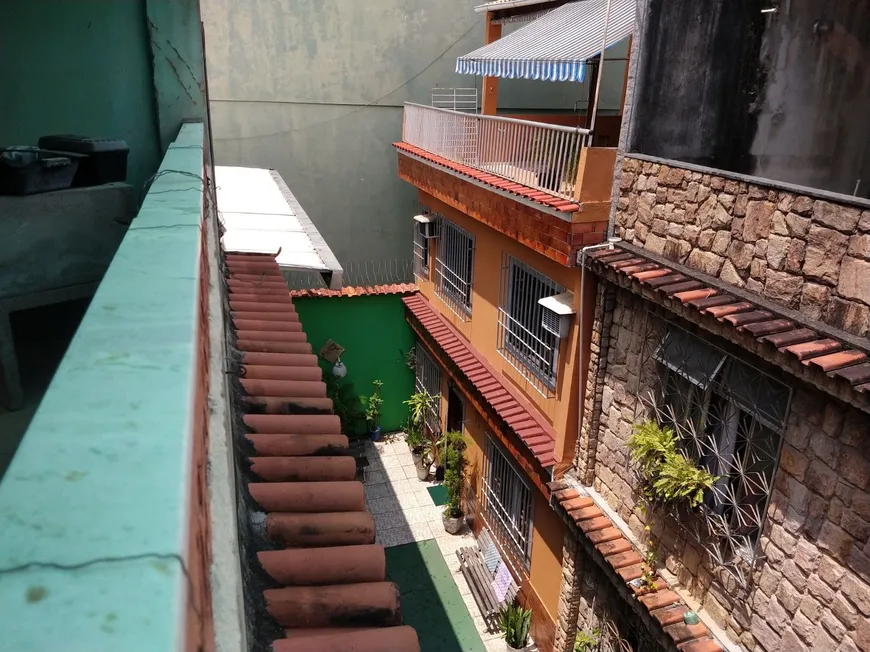 Foto 1 de Casa com 3 Quartos à venda, 180m² em Brás de Pina, Rio de Janeiro