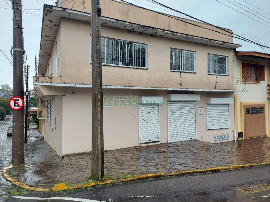 Foto 1 de Ponto Comercial para alugar, 460m² em Medianeira, Caxias do Sul