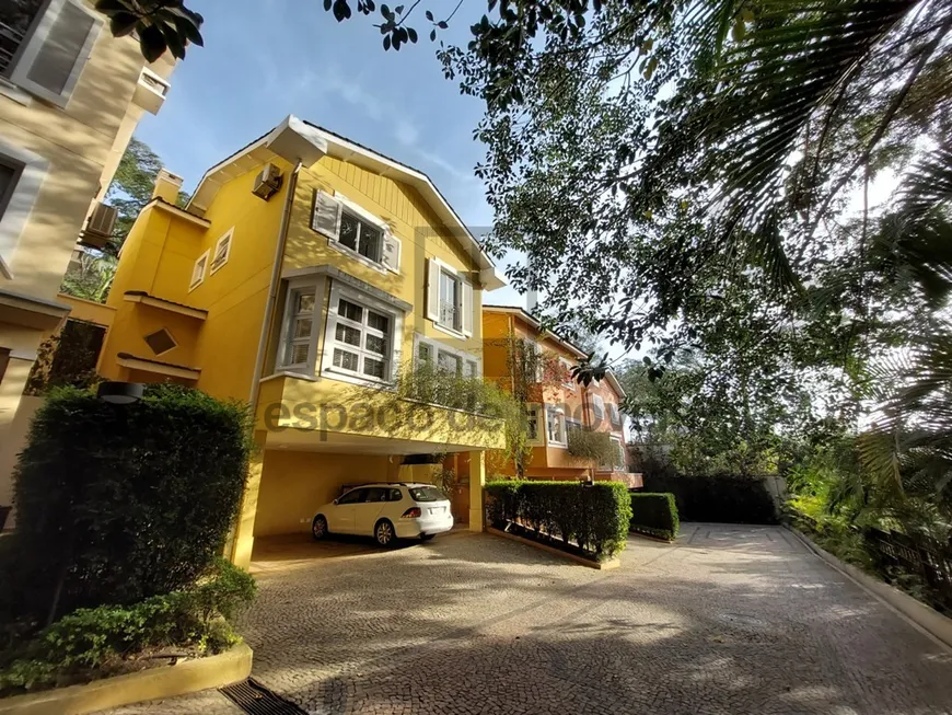 Foto 1 de Casa de Condomínio com 4 Quartos à venda, 220m² em Morumbi, São Paulo