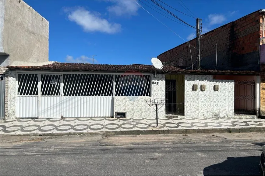 Foto 1 de Casa com 6 Quartos à venda, 192m² em Benedito Bentes, Maceió