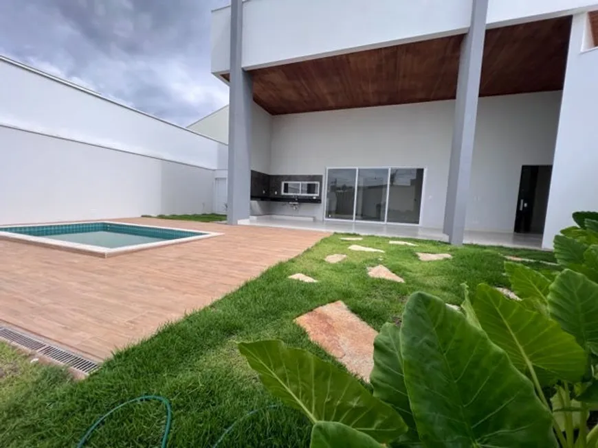 Foto 1 de Casa com 3 Quartos à venda, 260m² em Jardim Sul, Uberlândia