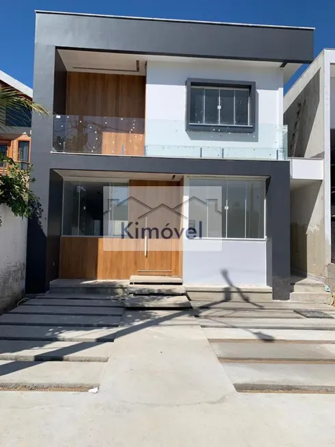 Foto 1 de Casa com 4 Quartos à venda, 280m² em Imboassica, Macaé